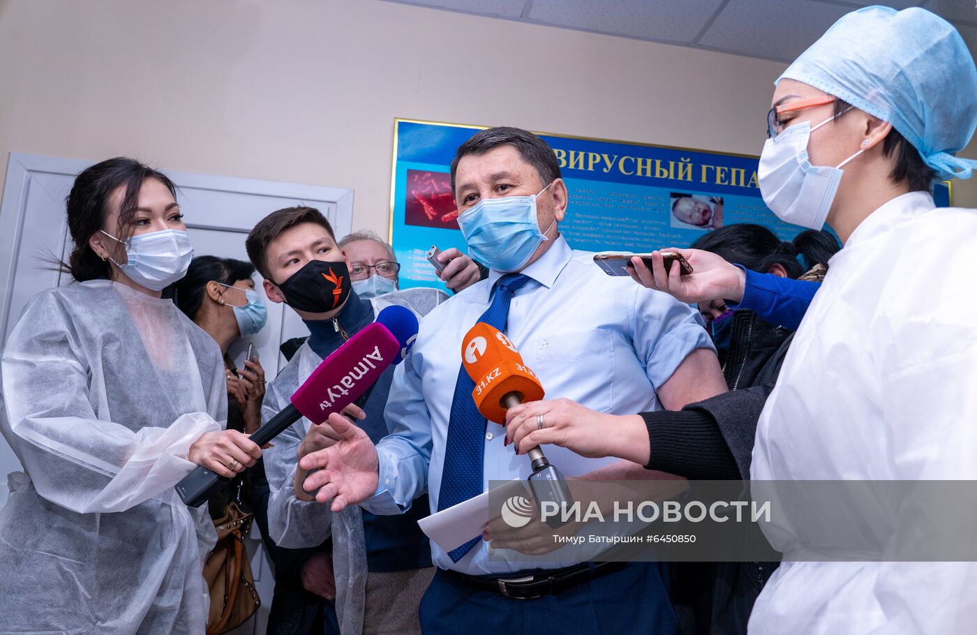 Старт вакцинации от коронавируса в Казахстане