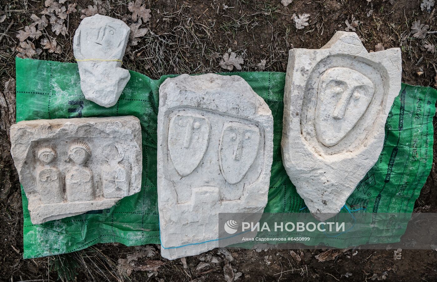 В Крыму обнаружили некрополь римского времени с антропоморфными надгробьями и стелами