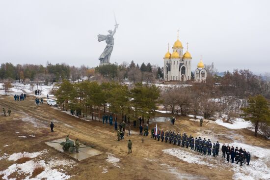Празднование годовщины победы в Сталинградской битве в Волгограде 