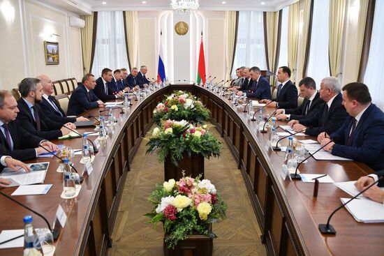 Встреча вице-премьера РФ Ю. Борисова с премьер-министром Белоруссии Р. Головченко