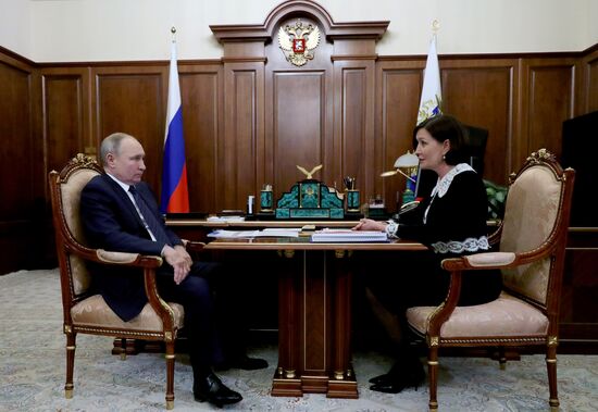 Президент РФ В. Путин встретился с главой АСИ С. Чупшевой