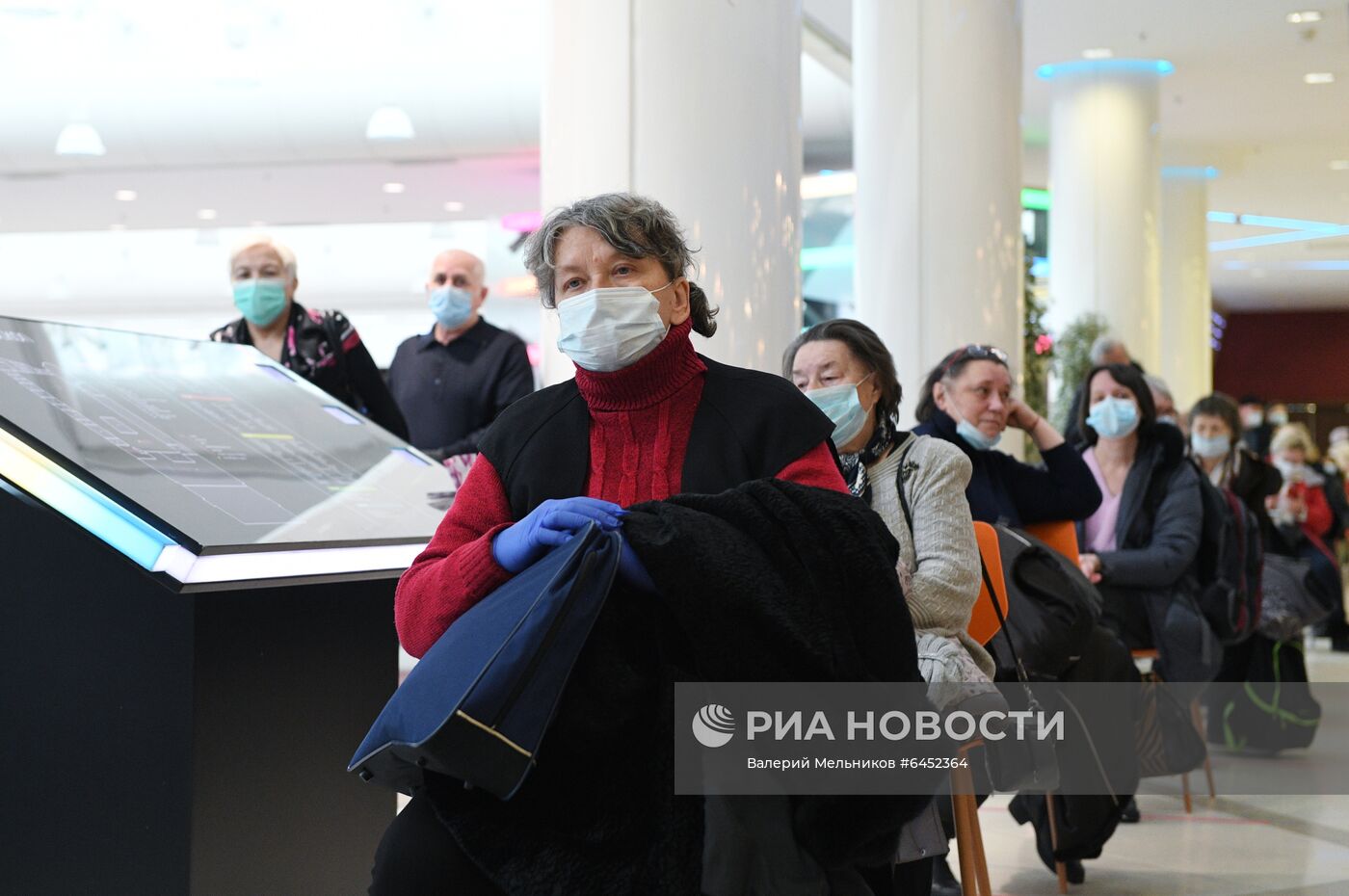 Вакцинация от COVID-19 в торговых центрах Москвы