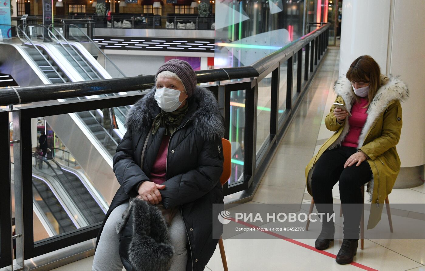 Вакцинация от COVID-19 в торговых центрах Москвы