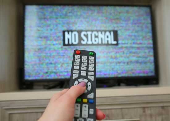 На Украине введены санкции против трех телеканалов