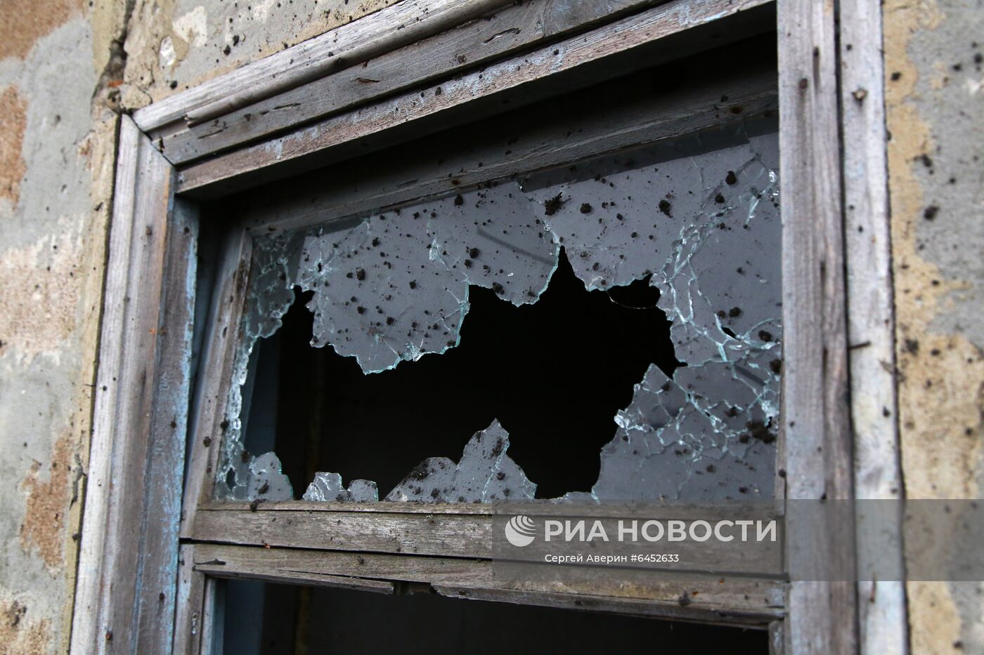 Последствия обстрела в Донецкой области