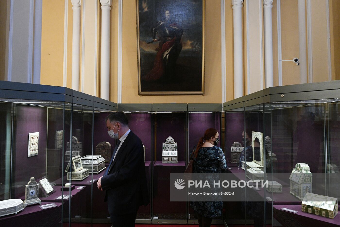 Выставка "Русская резная кость XVIII  XIX веков" в Оружейной палате