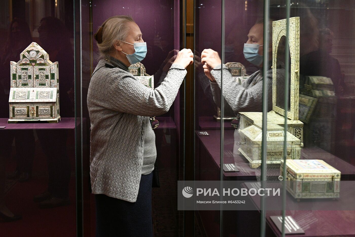 Выставка "Русская резная кость XVIII  XIX веков" в Оружейной палате