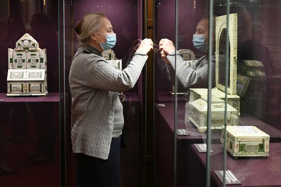 Выставка "Русская резная кость XVIII  XIX веков" в Оружейной палате