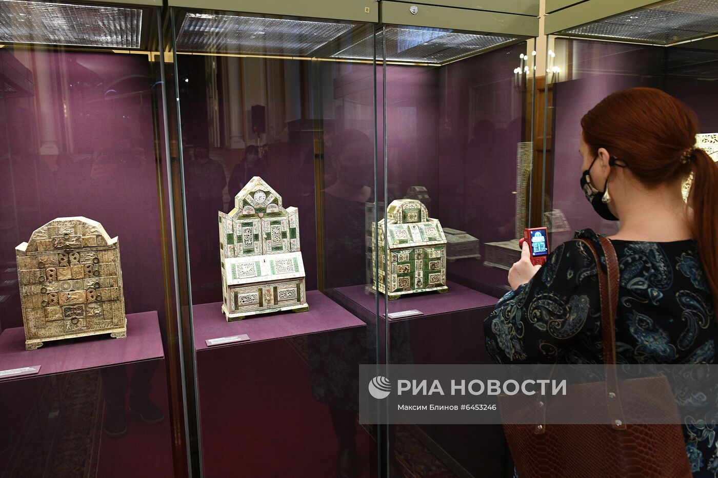 Выставка "Русская резная кость XVIII  XIX веков" в Оружейной палате