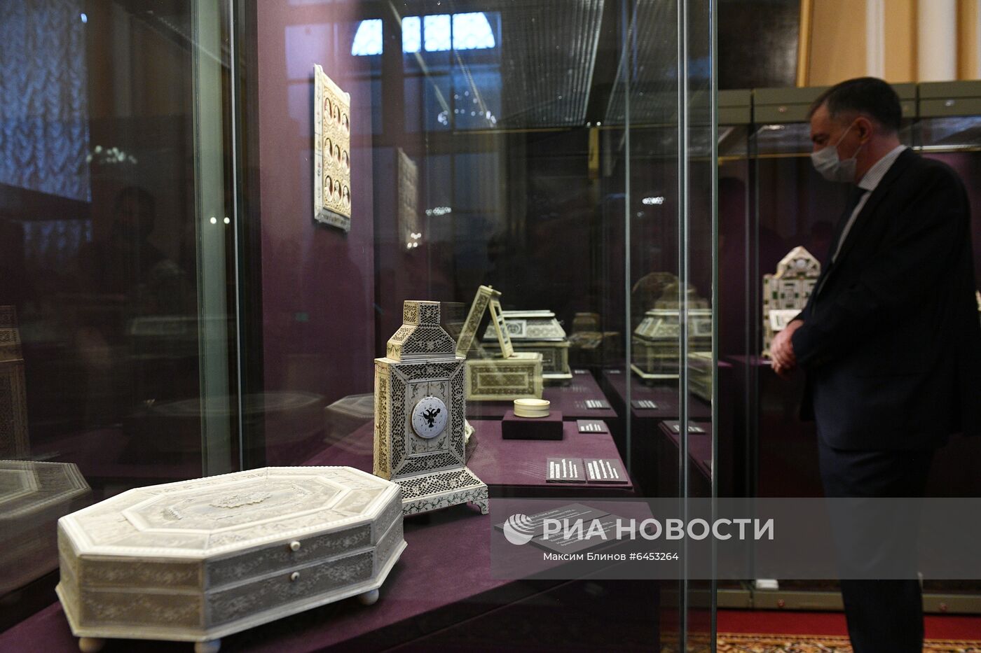 Выставка "Русская резная кость XVIII  XIX веков" в Оружейной палате