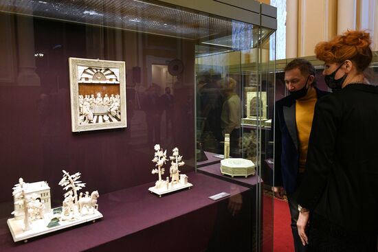 Выставка "Русская резная кость XVIII  XIX веков" в Оружейной палате