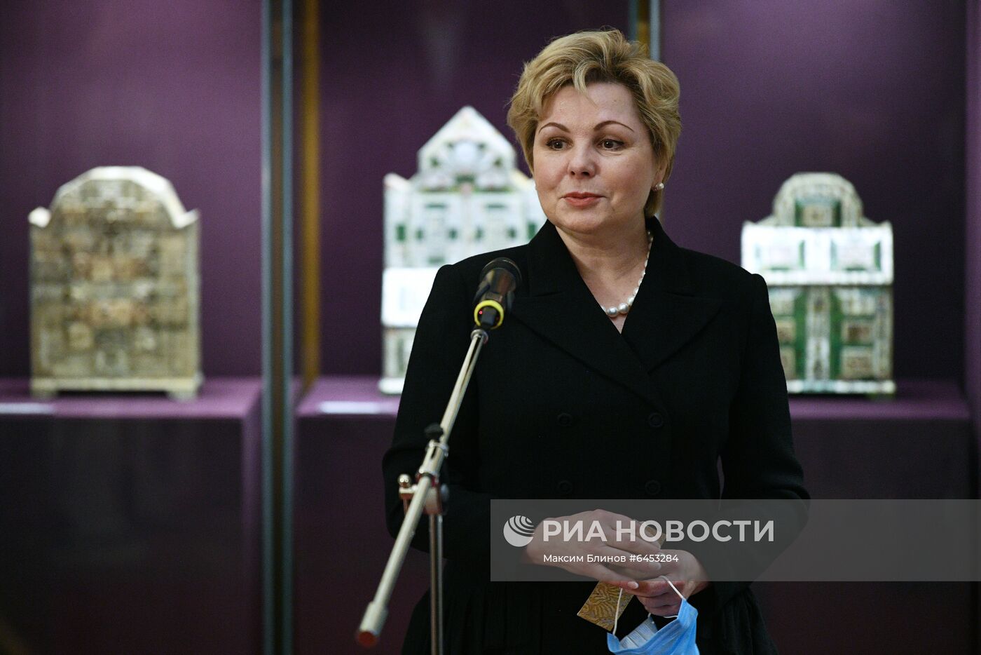 Выставка "Русская резная кость XVIII  XIX веков" в Оружейной палате