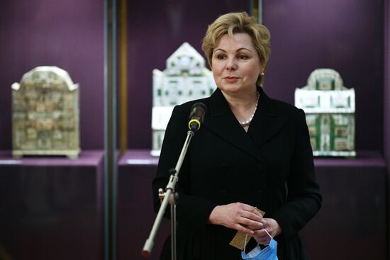 Выставка "Русская резная кость XVIII  XIX веков" в Оружейной палате