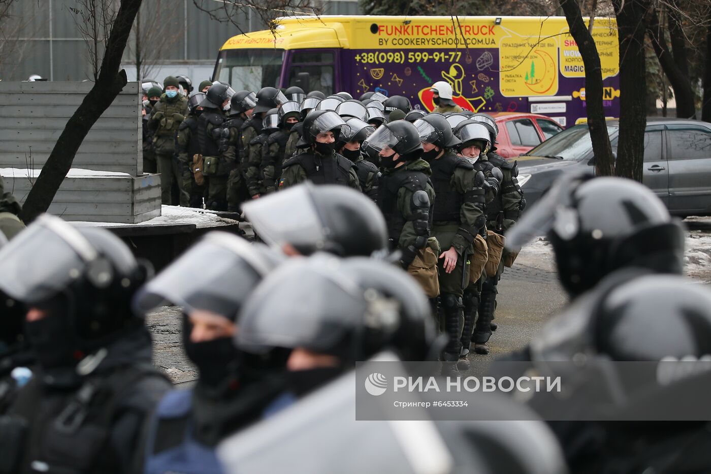 Акция националистов в Киеве с требованием закрытия телеканала "Наш"