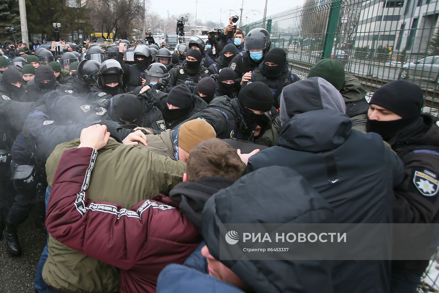 Акция националистов в Киеве с требованием закрытия телеканала "Наш"
