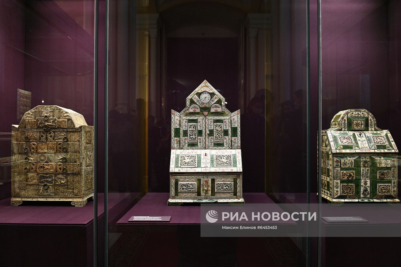 Выставка "Русская резная кость XVIII XIX веков" в Оружейной палате