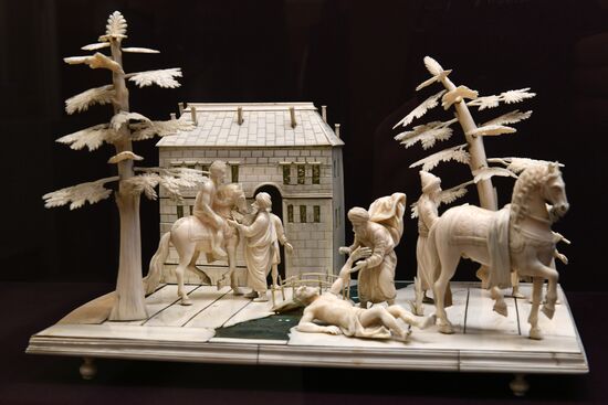 Выставка "Русская резная кость XVIII  XIX веков" в Оружейной палате