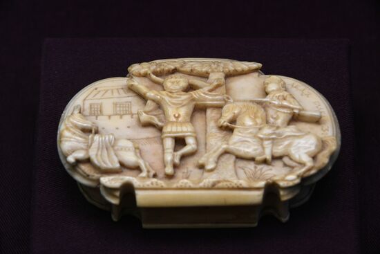 Выставка "Русская резная кость XVIII  XIX веков" в Оружейной палате