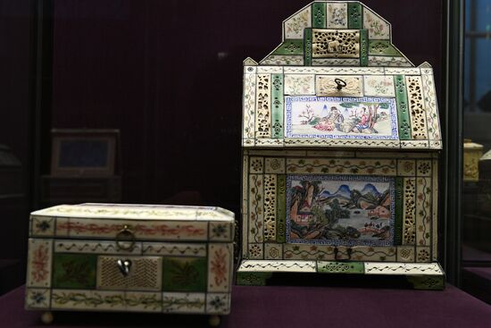 Выставка "Русская резная кость XVIII  XIX веков" в Оружейной палате