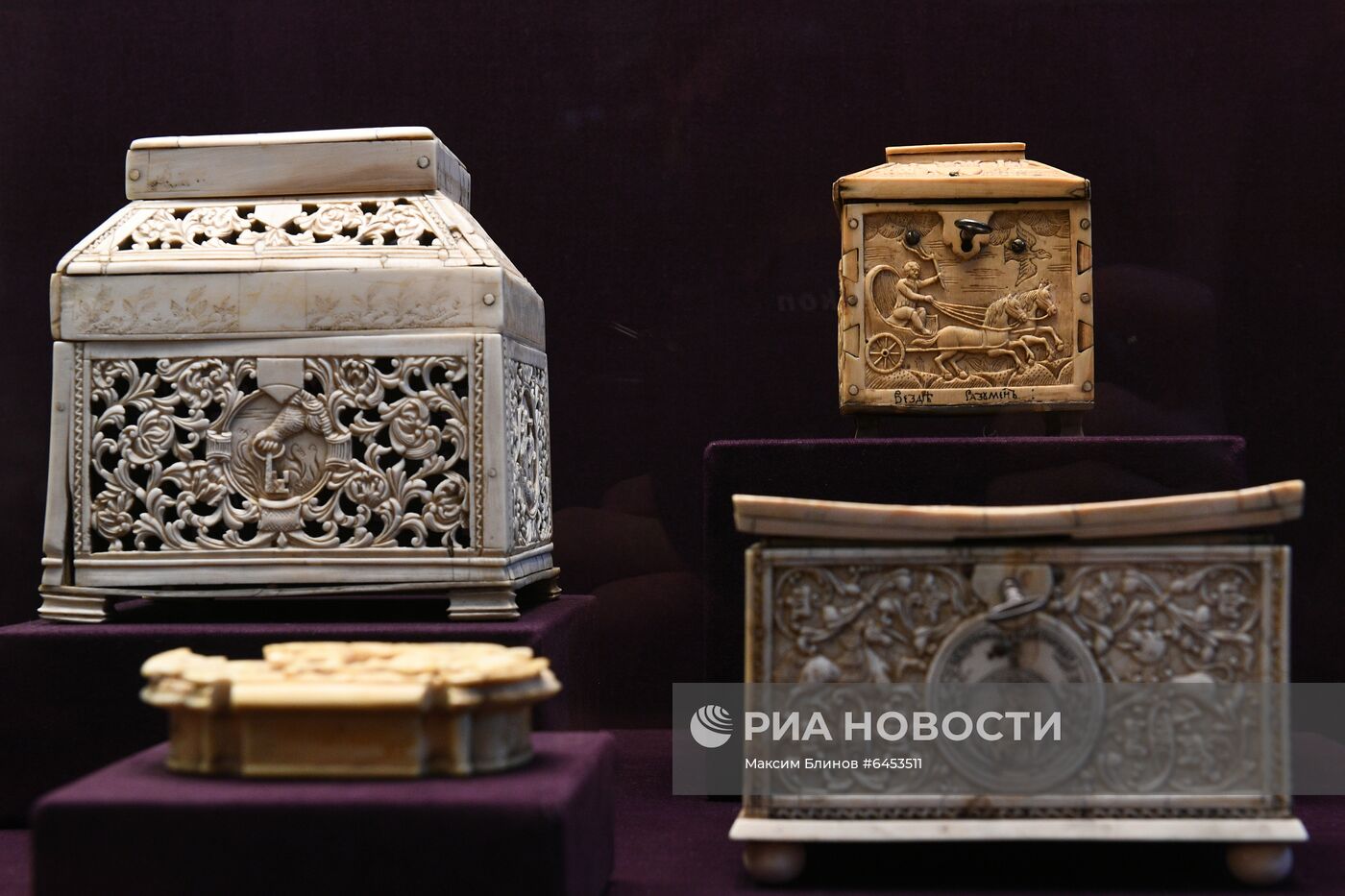 Выставка "Русская резная кость XVIII XIX веков" в Оружейной палате