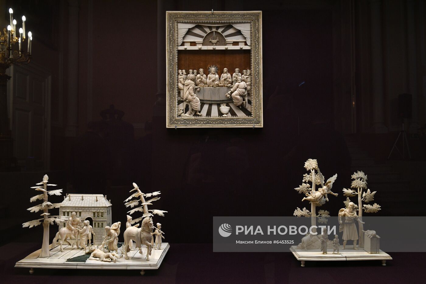 Выставка "Русская резная кость XVIII  XIX веков" в Оружейной палате