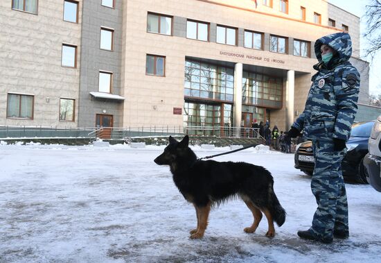 Заседание по делу А. Навального,  обвиняемого в клевете в отношении ветерана