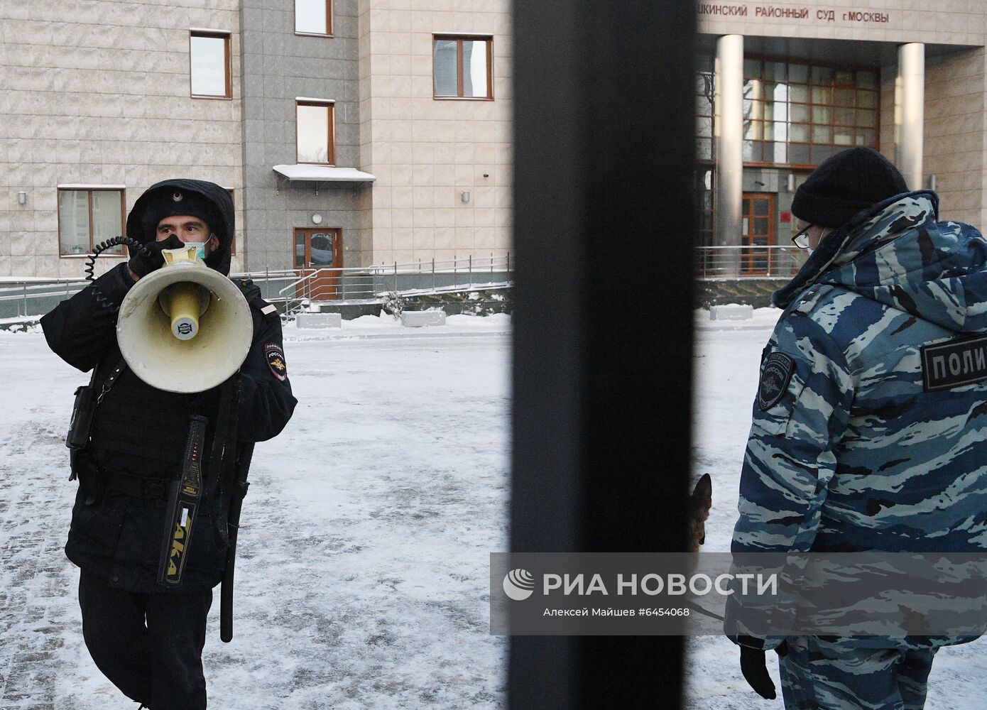 Заседание по делу А. Навального,  обвиняемого в клевете в отношении ветерана