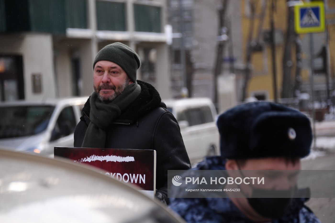 Одиночный пикет в защиту российских журналистов в Латвии