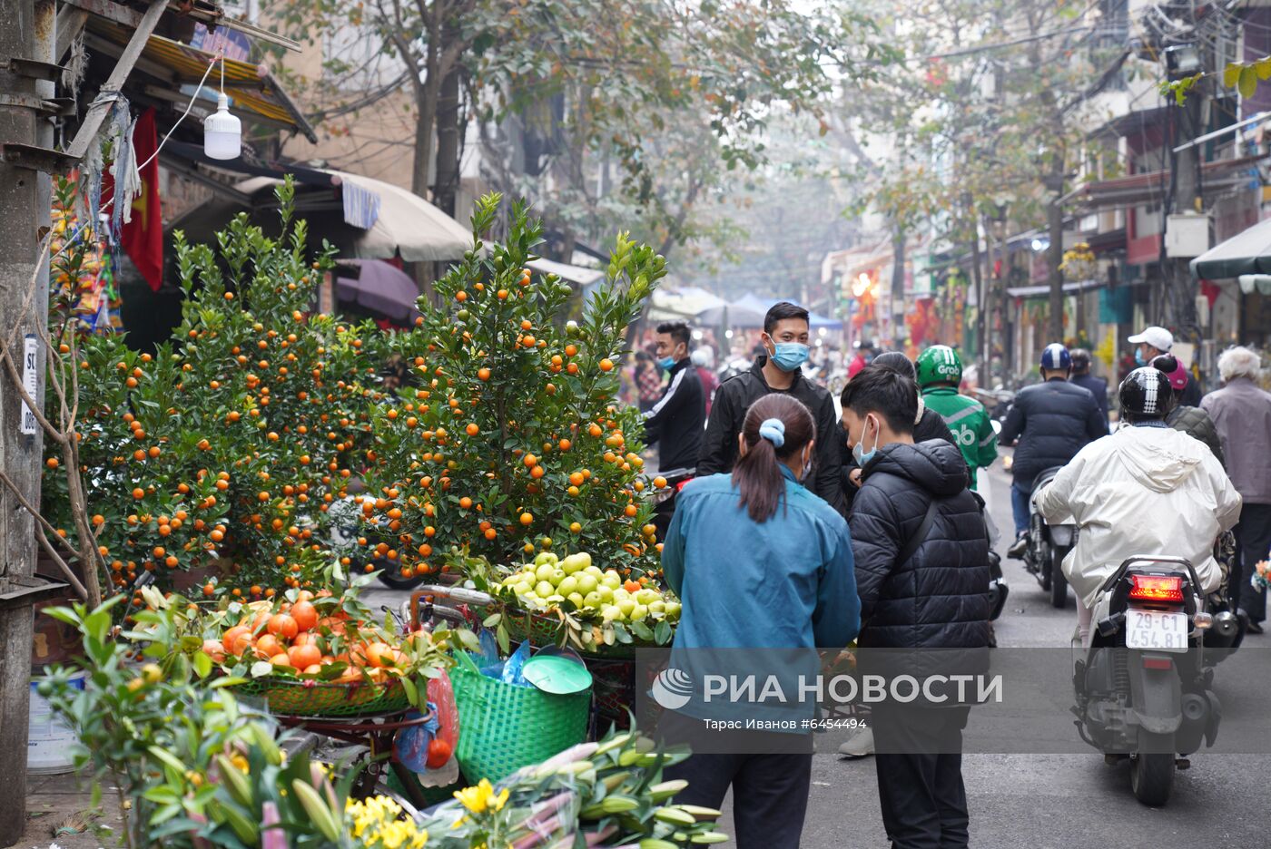 Подготовка к празднованию Нового года по лунному календарю во Вьетнаме