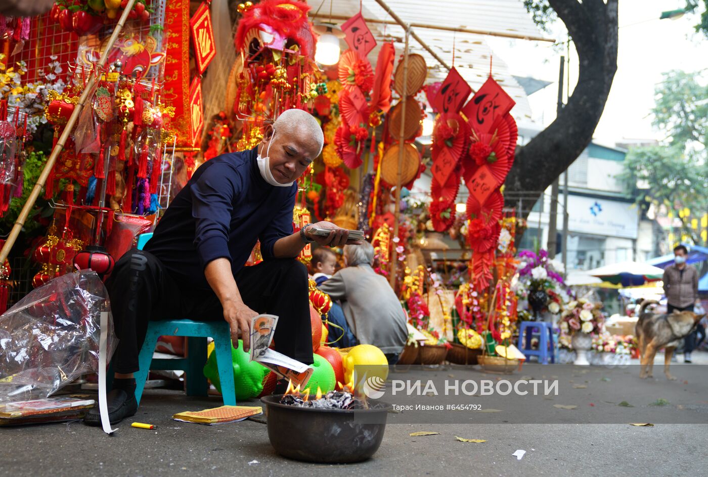 Подготовка к празднованию Нового года по лунному календарю во Вьетнаме