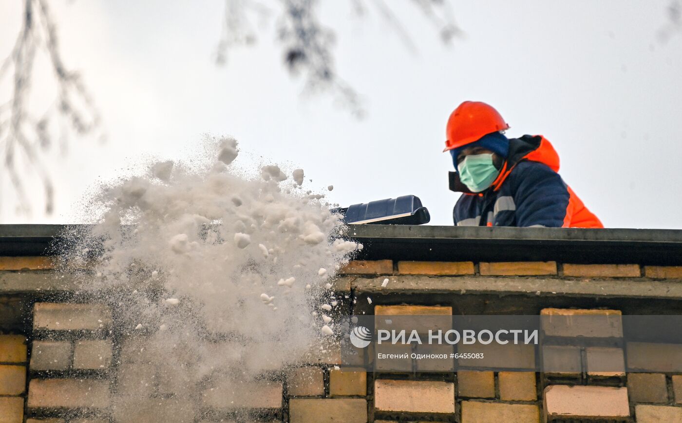 Уборка снега в Москве