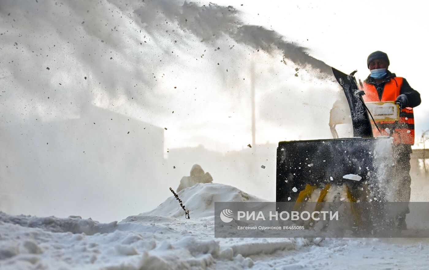 Уборка снега в Москве