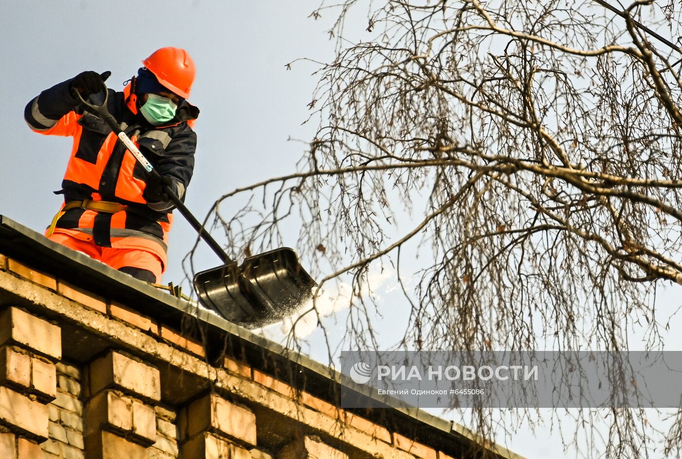 Уборка снега в Москве