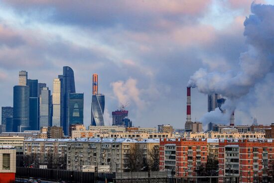 Городские службы приступили к повышению температуры в системе отопления из-за предстоящих морозов