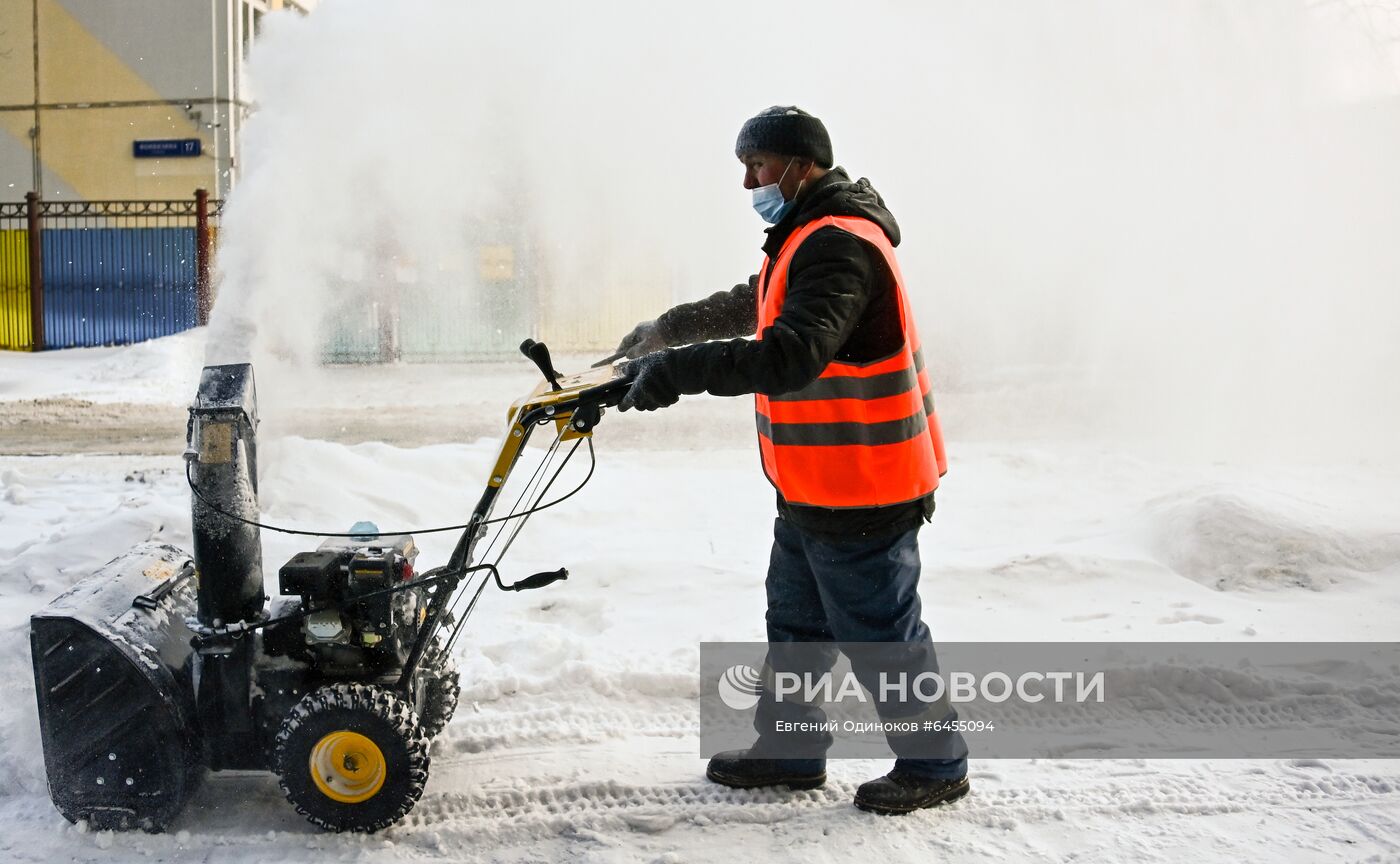 Уборка снега в Москве