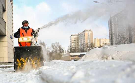 Уборка снега в Москве