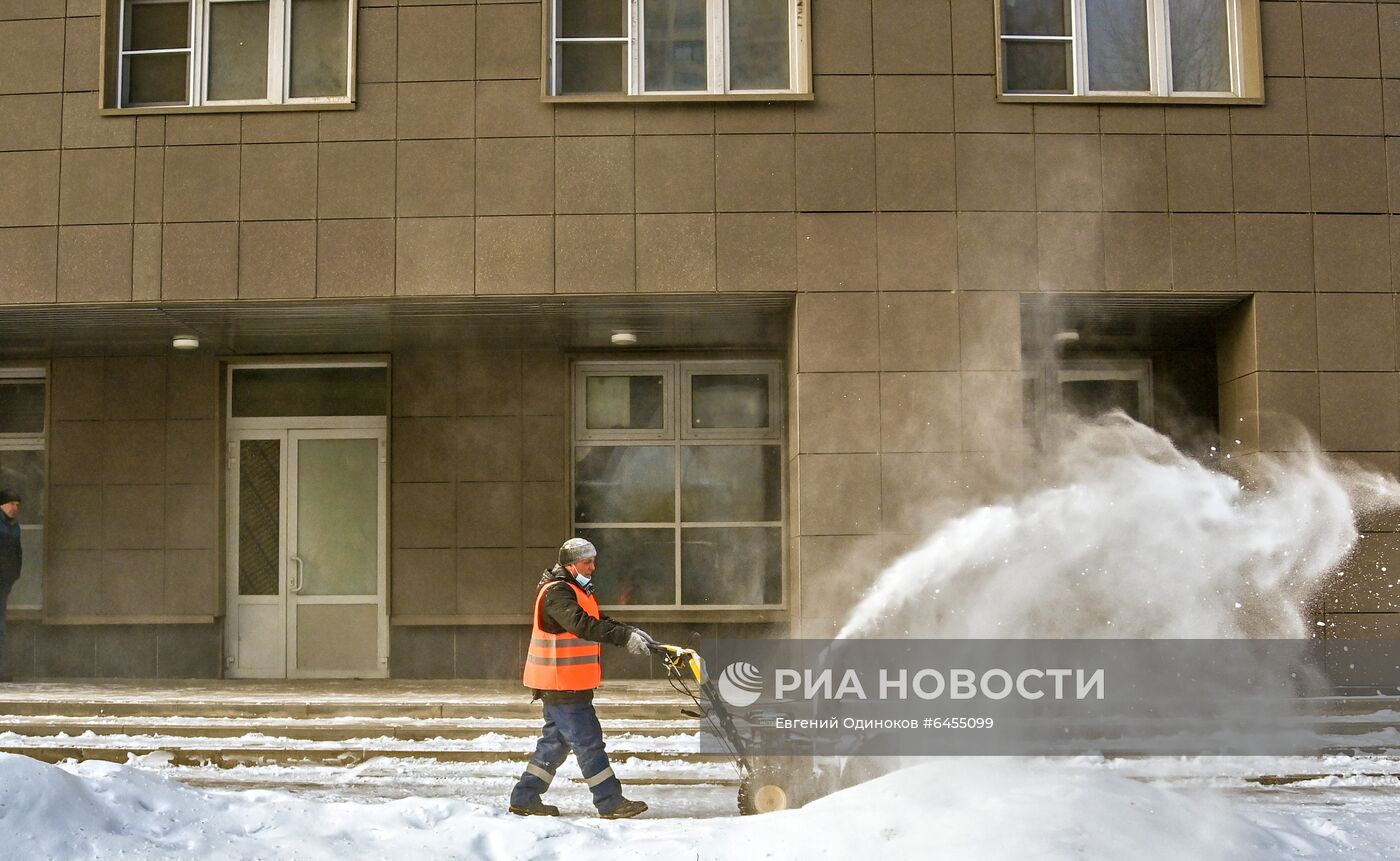 Уборка снега в Москве