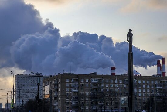 Городские службы приступили к повышению температуры в системе отопления из-за предстоящих морозов