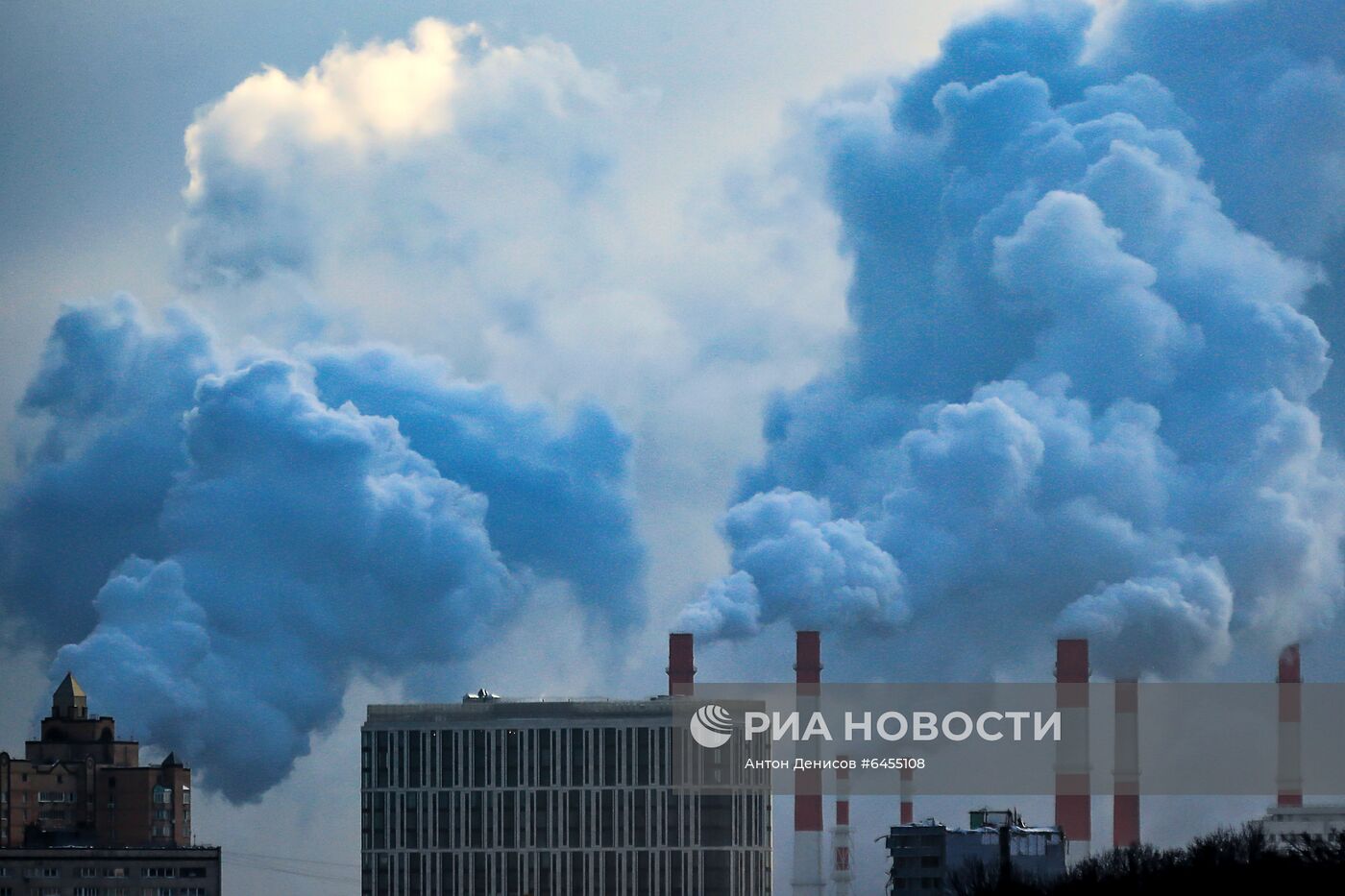 Городские службы приступили к повышению температуры в системе отопления из-за предстоящих морозов