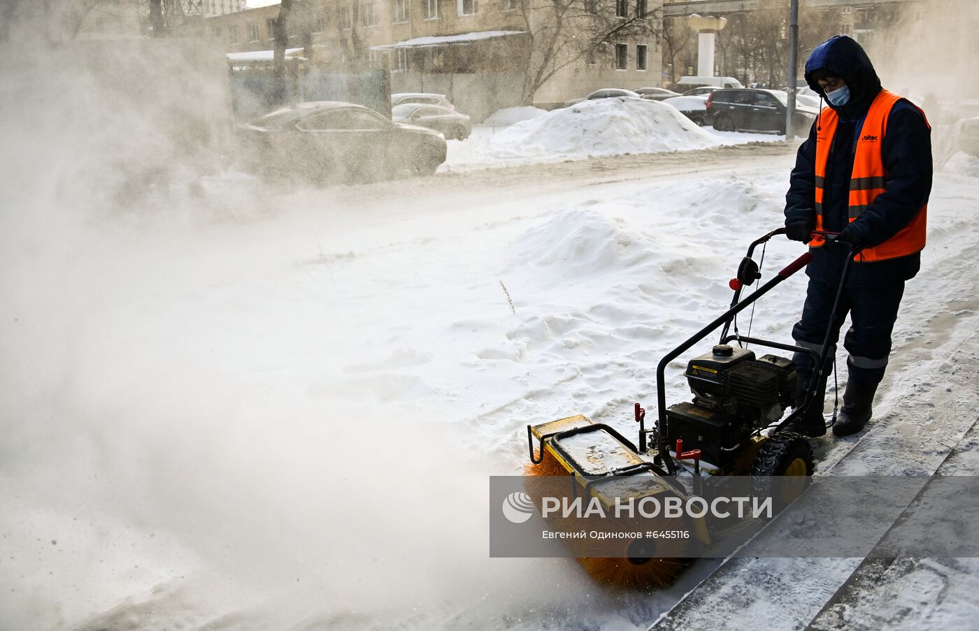 Уборка снега в Москве