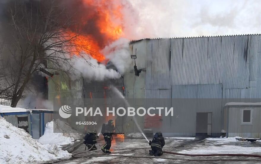 Пожар в ангаре на Варшавском шоссе