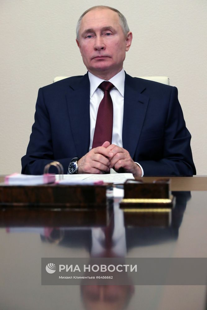 Президент РФ В. Путин провел заседание Совета по науке и образованию