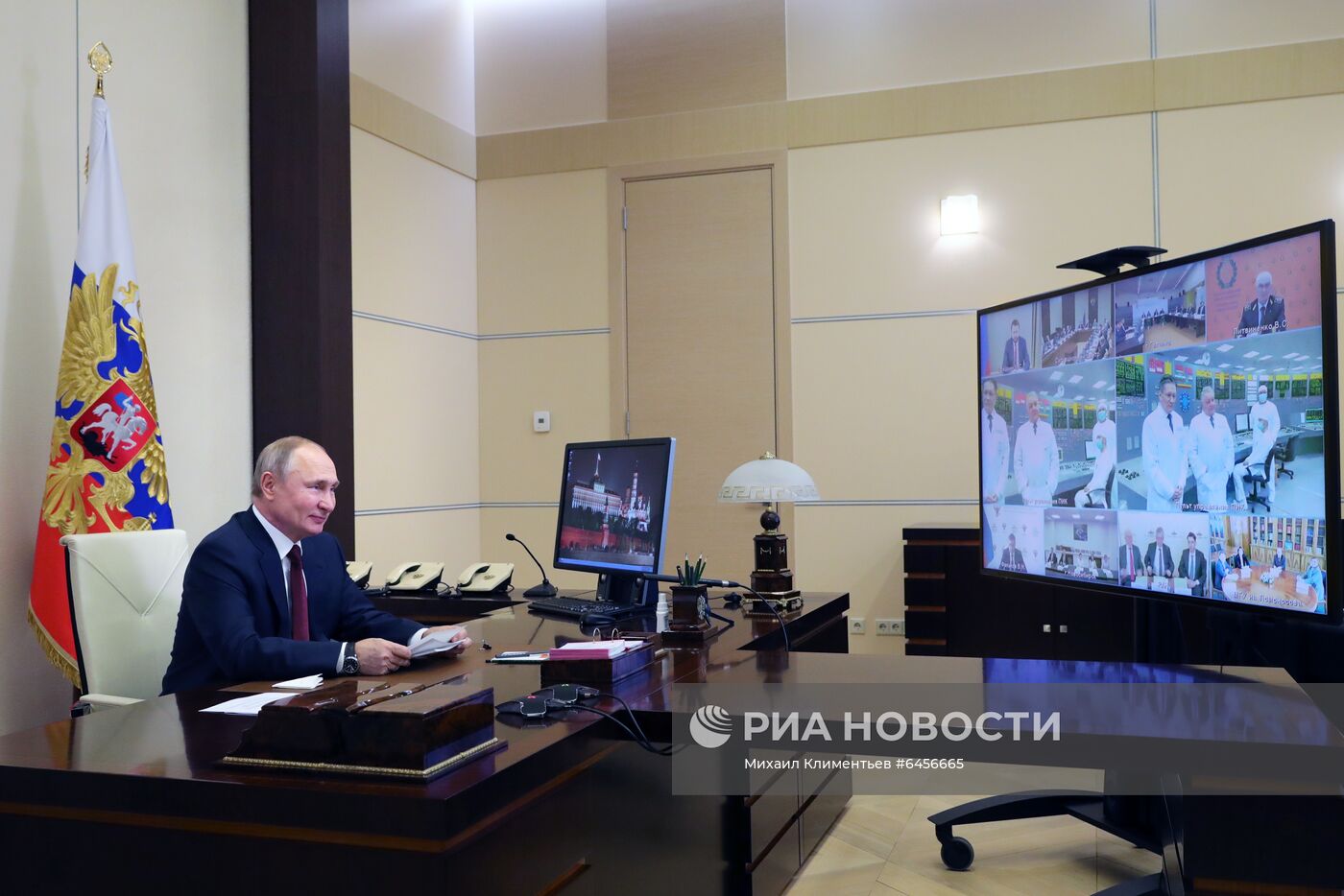 Президент РФ В. Путин провел заседание Совета по науке и образованию