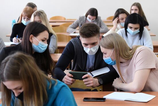 Возобновление очного обучения в вузах