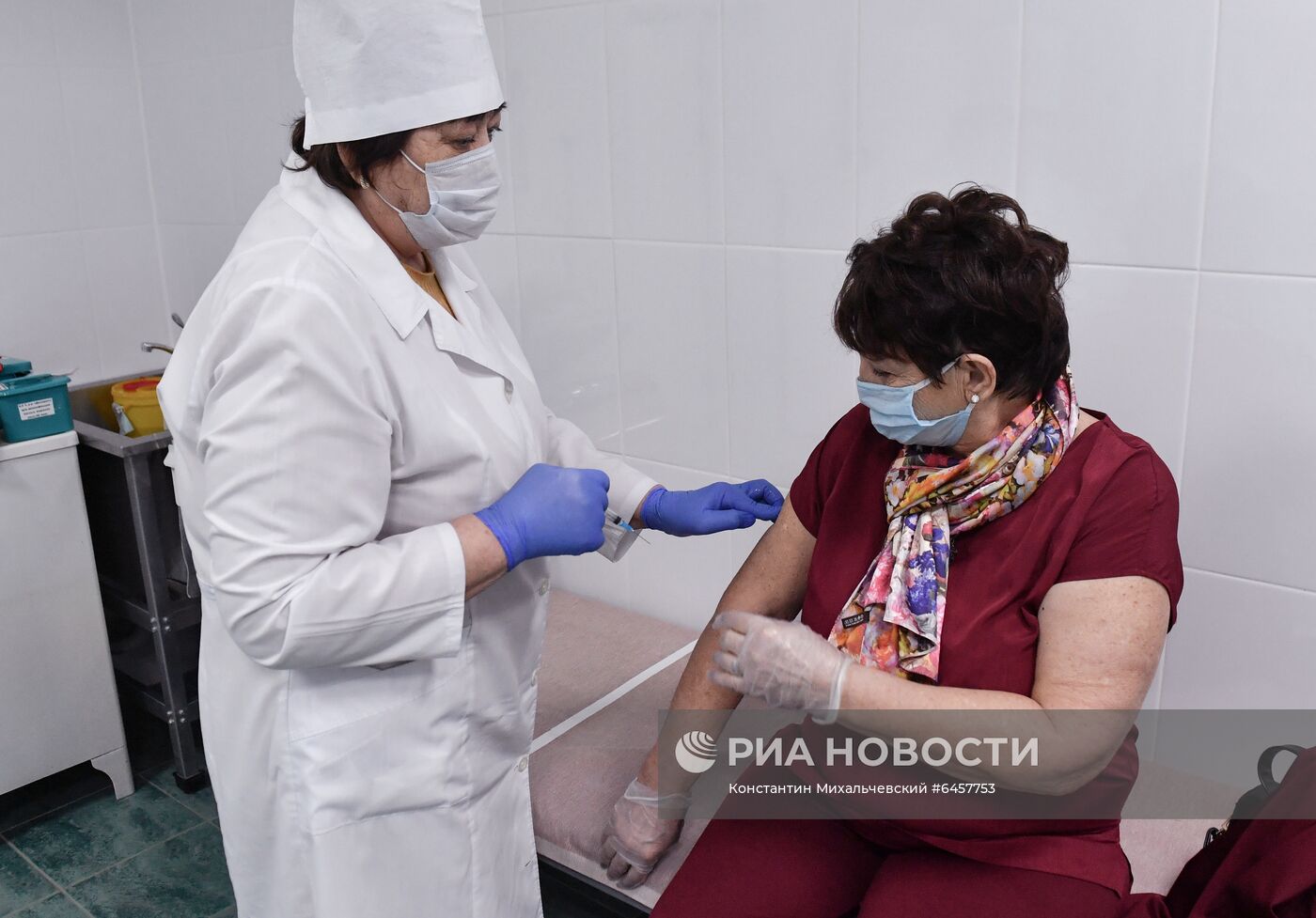 Вакцинация жителей Симферополя от коронавируса