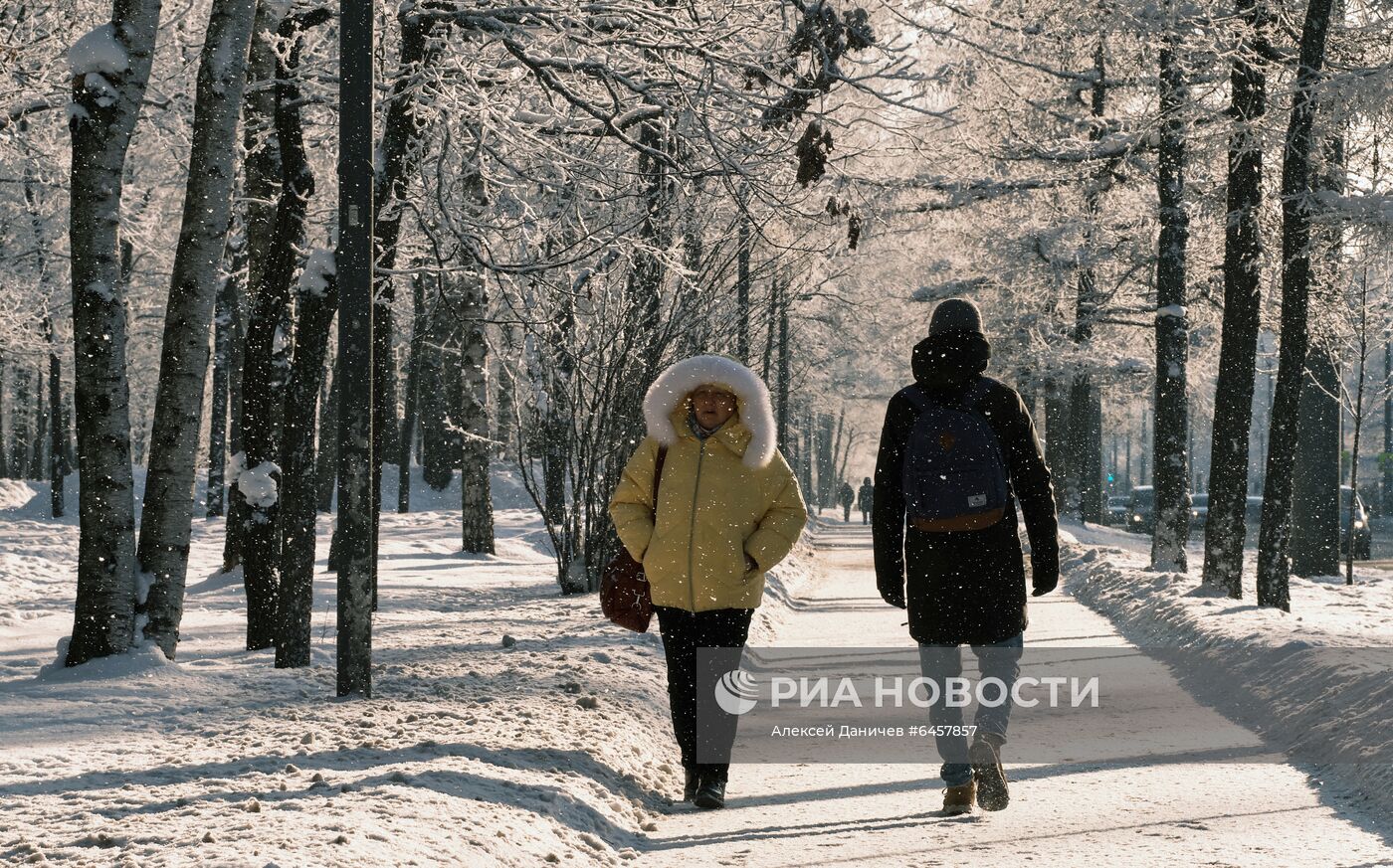 Зима в спальных районах Санкт-Петербурга