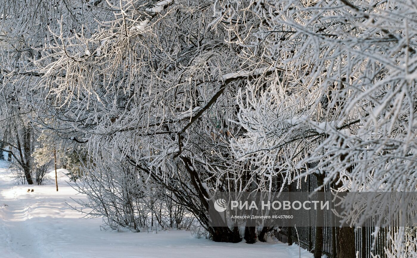 Зима в спальных районах Санкт-Петербурга