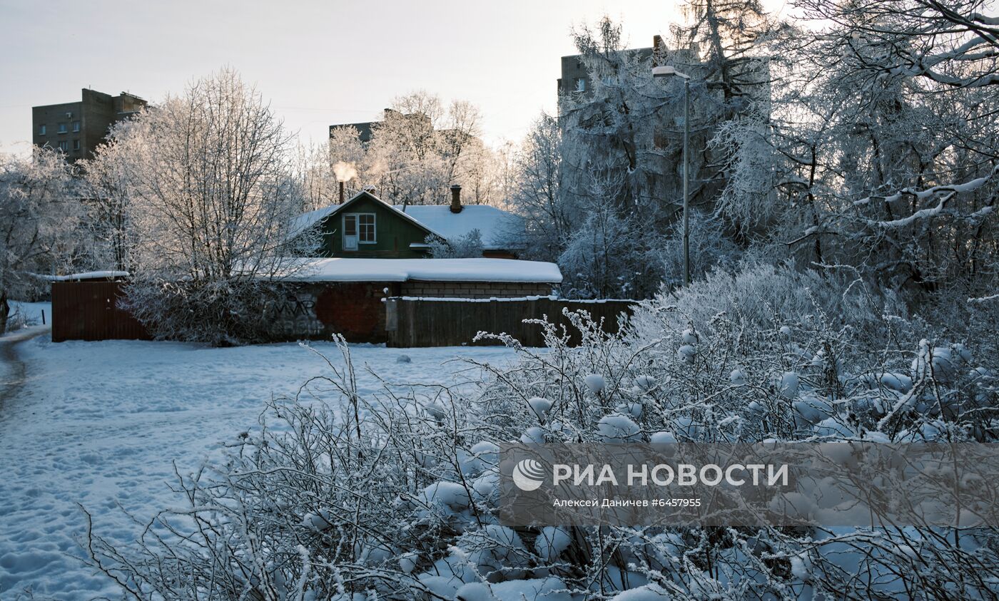 Зима в спальных районах Санкт-Петербурга