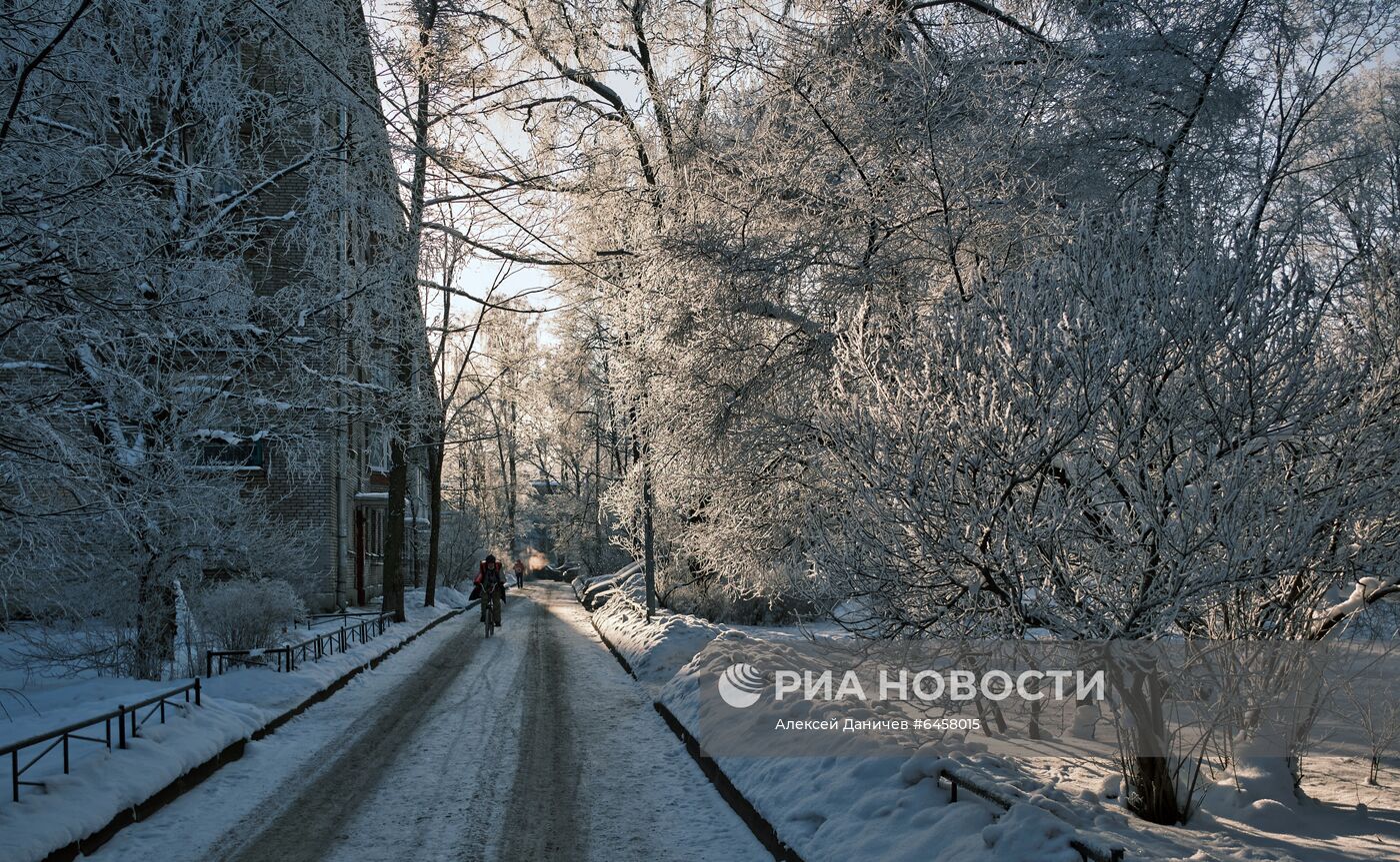 Зима в спальных районах Санкт-Петербурга