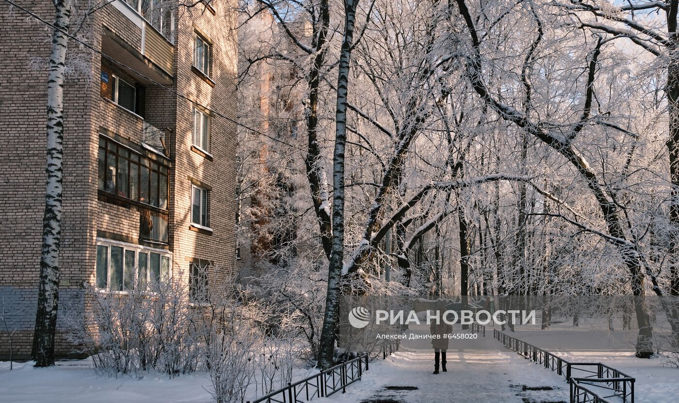 Зима в спальных районах Санкт-Петербурга